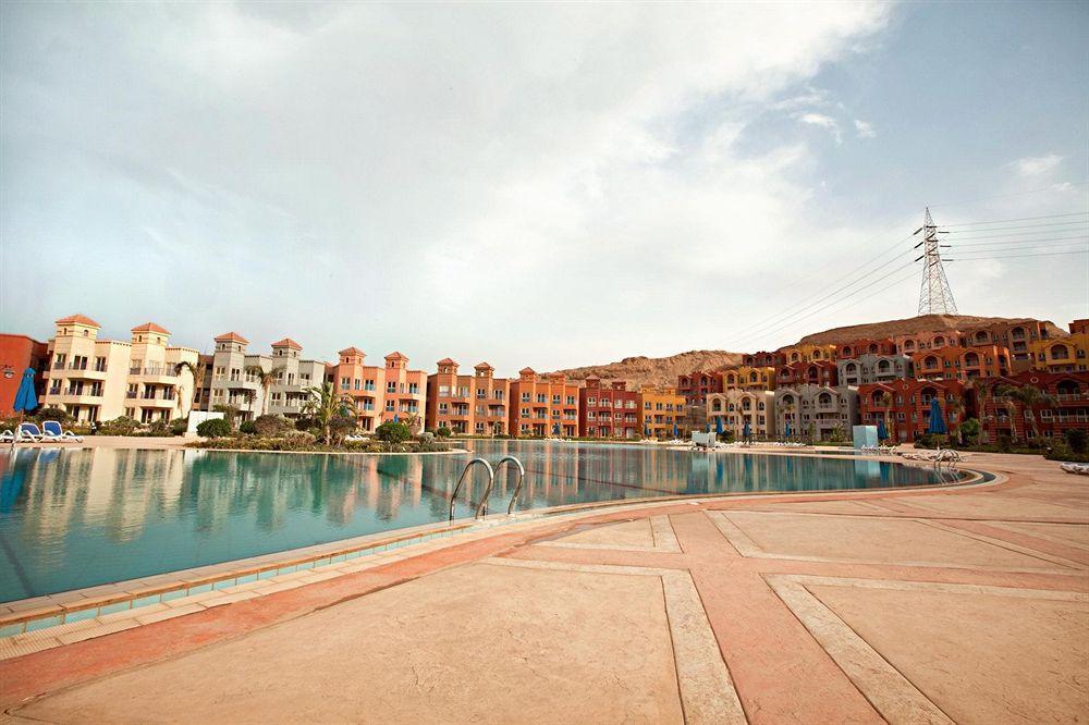 Porto Sokhna Pyramids Apartments Powered By Amer-Group Family Only Ain Sukhna Dış mekan fotoğraf