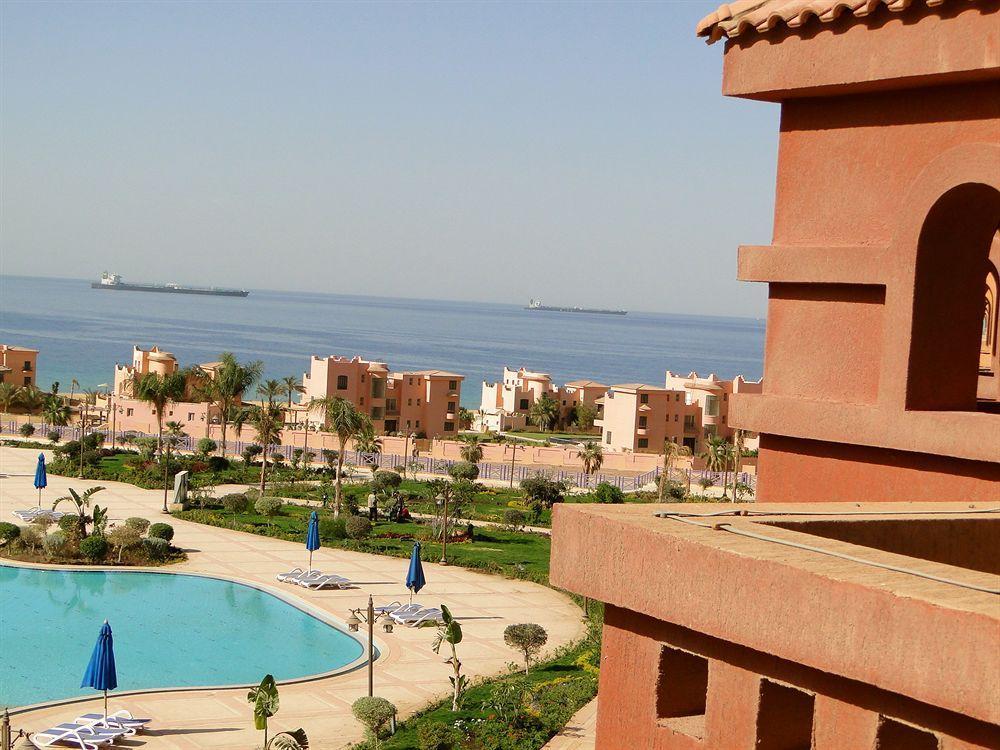Porto Sokhna Pyramids Apartments Powered By Amer-Group Family Only Ain Sukhna Dış mekan fotoğraf